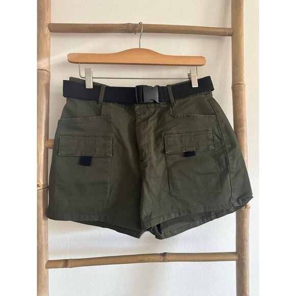 WHOLESALE * 9 ITEMS // CARGO SHORT - CARGO SKIRT // BOUTIQUE CLOSING - Picture 2 of 13